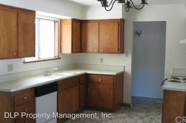 Building Photo - 3263 Loughborough Dr