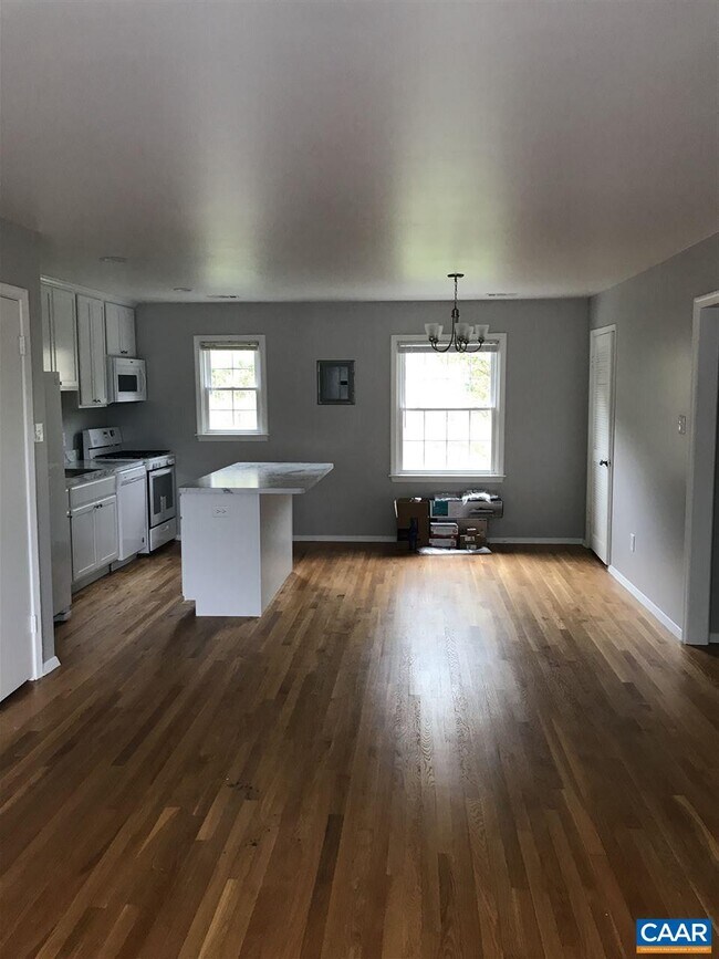 Building Photo - 142 Hessian Hills Cir