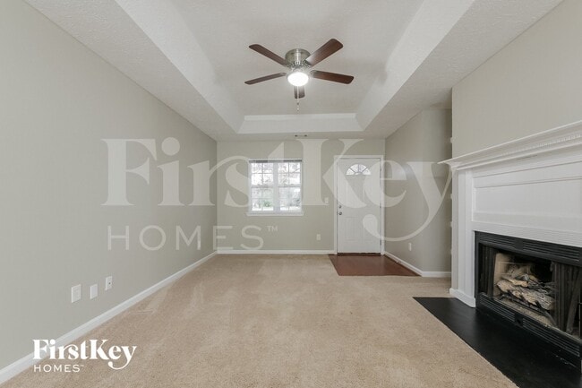 Building Photo - 400 Lone Oak Dr