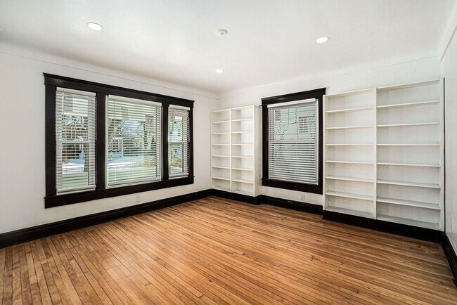 Building Photo - 1208 Olivia Ave