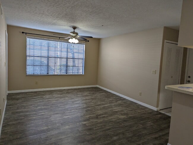 Building Photo - Charming 1-Bedroom Condo Retreat in Melbou...