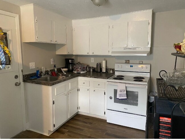 Foto del edificio - 207 N Elm St