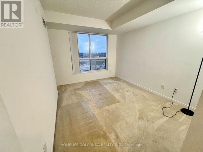 Building Photo - 4850 Glen Erin Dr