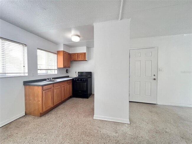 Foto del edificio - 1303 NW 6th St