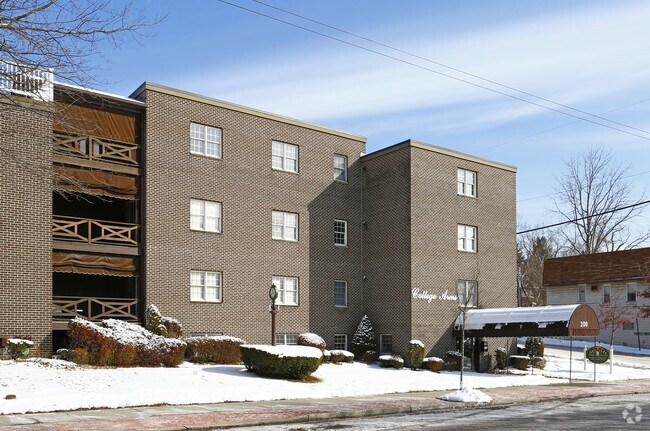 Building Photo - COLLEGE ARMS