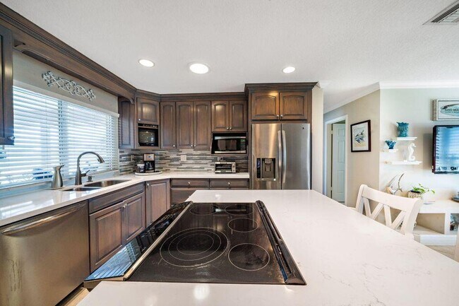 Building Photo - 4231 Palo Verde Dr