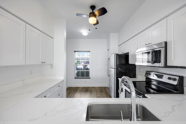 Foto del edificio - 3250 Cypress Glen Way