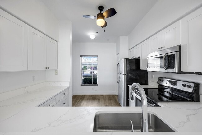 Building Photo - 3250 Cypress Glen Way