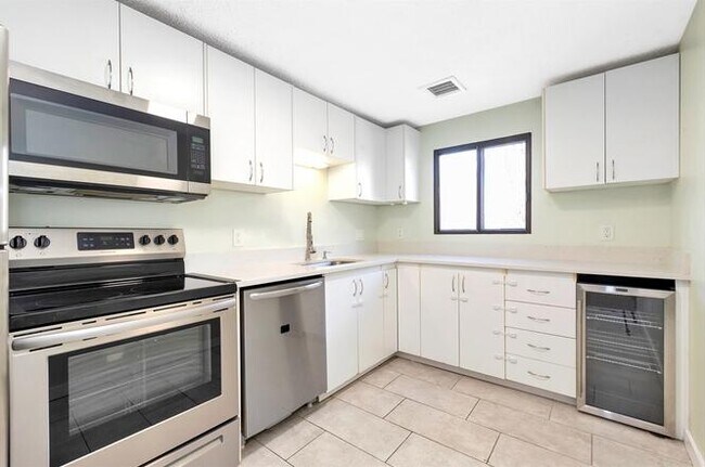 Cocina - 500 Salem St