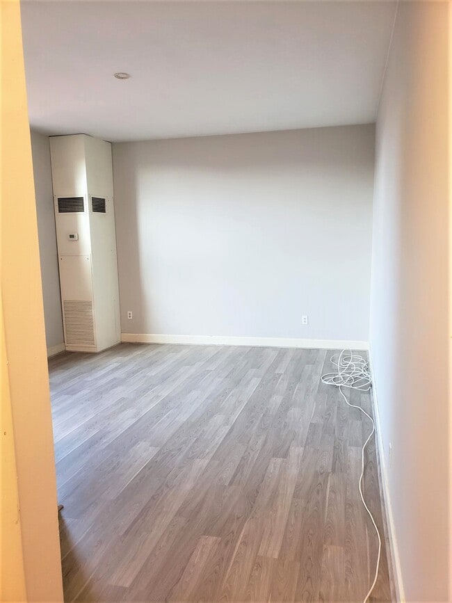 Photo - 333 2nd St NE (Washington, DC) Townhome