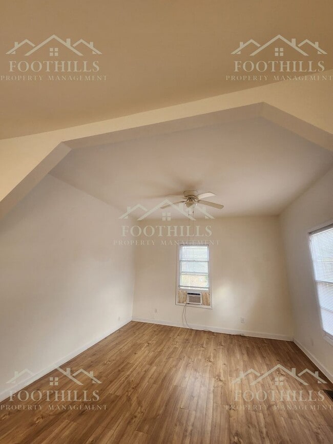 Building Photo - 1012 Johns Ave