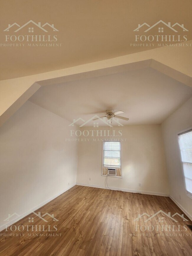 Foto del edificio - 1012 Johns Ave