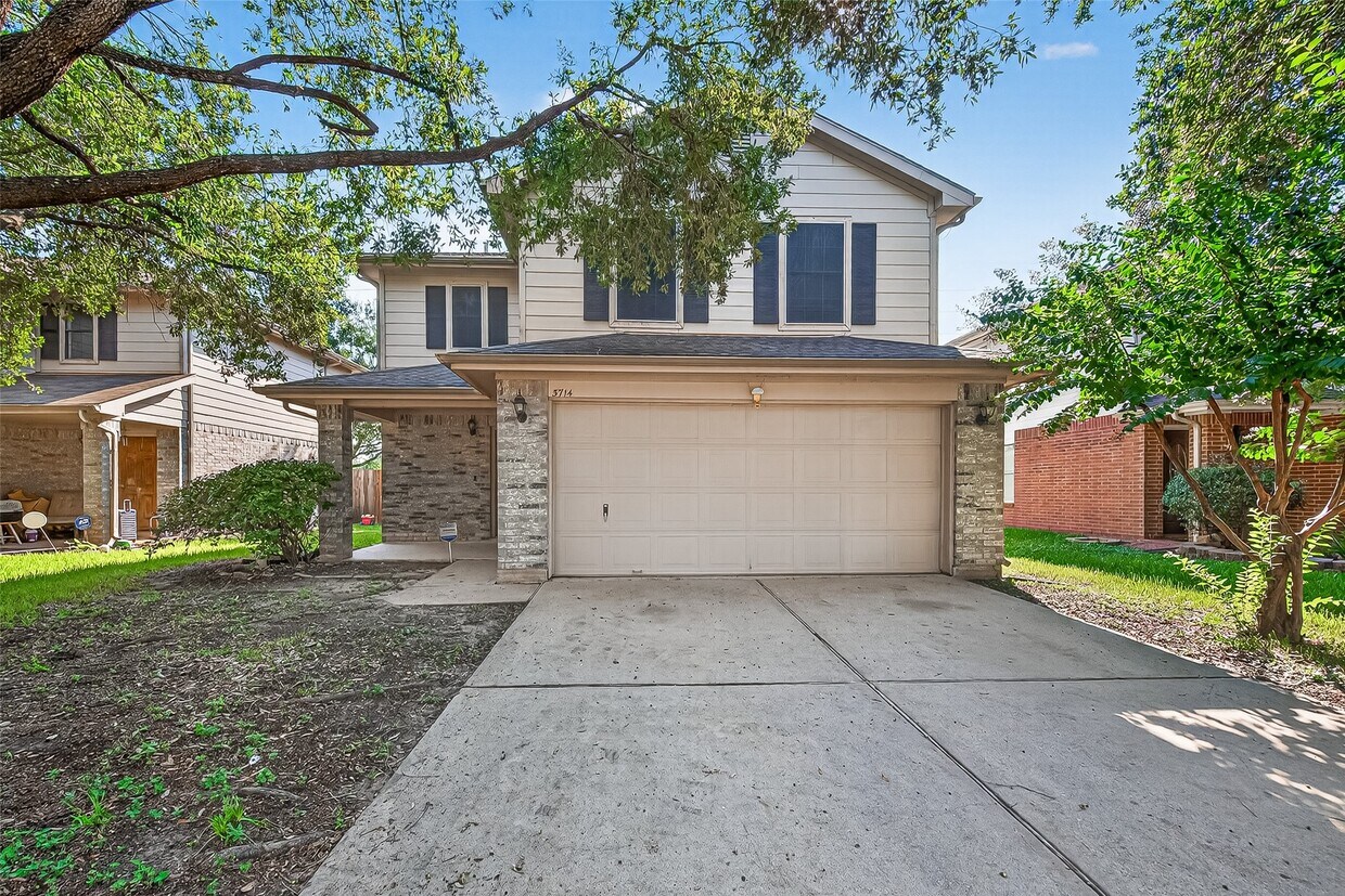 Foto principal - 3714 Bent Springs Ln