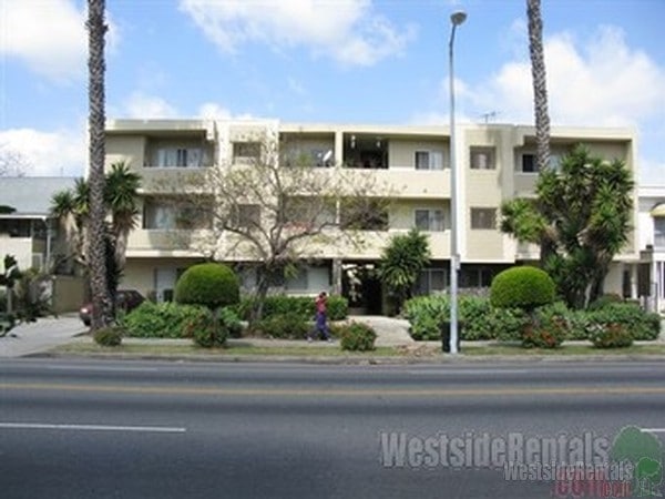 Building Photo - 216 S Orange Dr.