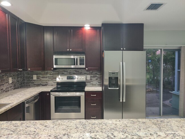 Foto del edificio - 5865 NW 41st Way