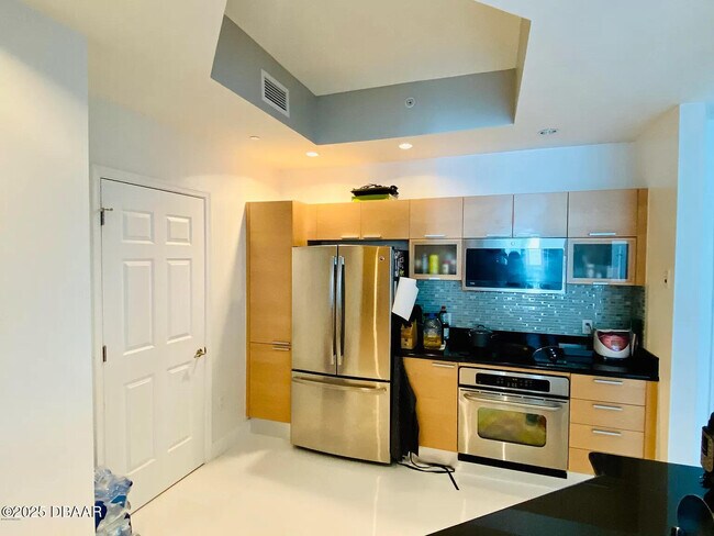 Foto del edificio - 231 Riverside Dr