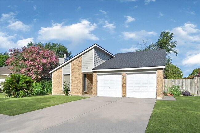 Building Photo - 4426 Jamaica Ln