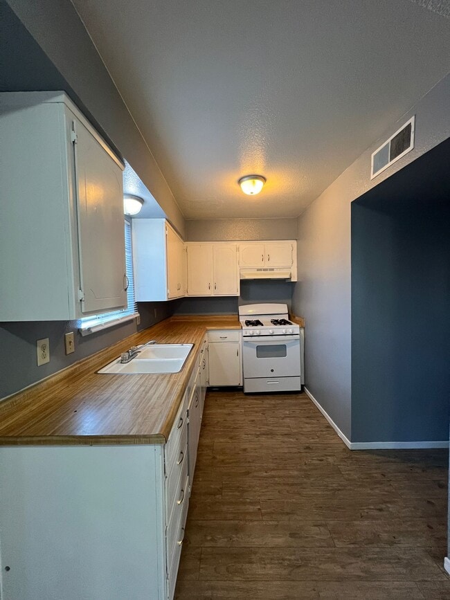 Foto del edificio - 1830 S Garden St