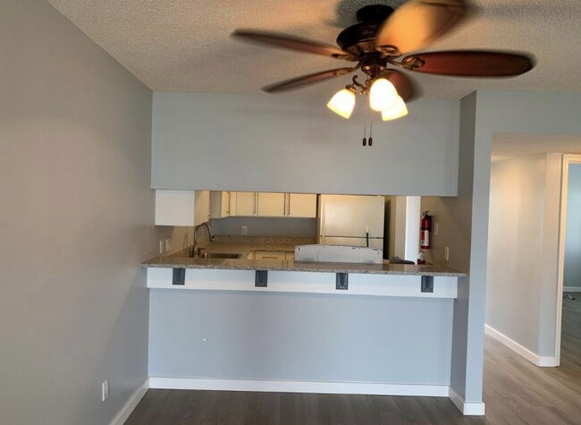 Foto del edificio - 2222 Ocean Shore Blvd