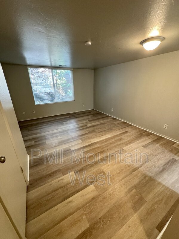 Building Photo - 528 S 1100 E