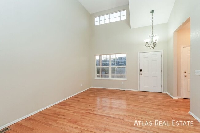 Building Photo - 6423 Elsinore Dr