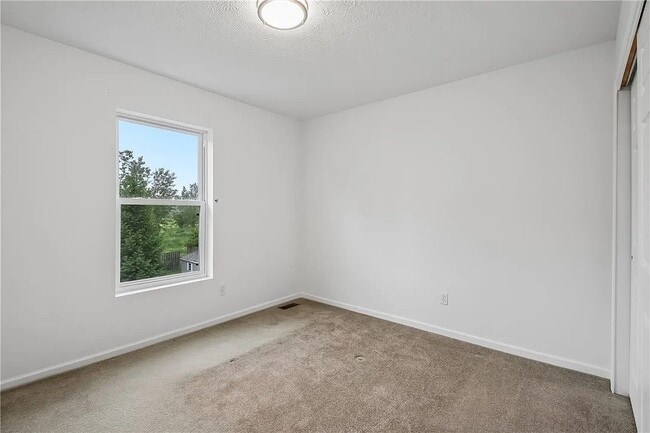 Building Photo - 60 Longnecker St