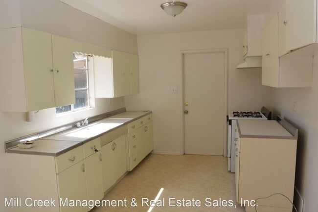 Building Photo - 3 br, 1 bath House - 1030 S. Chinowth