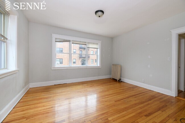 Foto del edificio - 6 Sherborn Ct