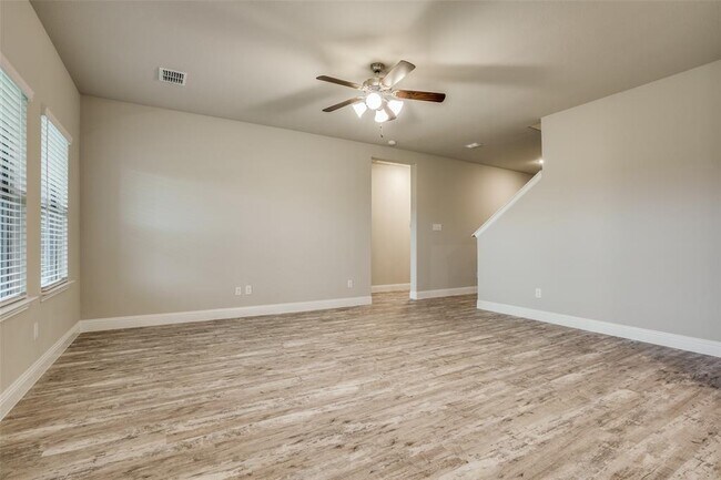 Building Photo - 6000 Aster Dr