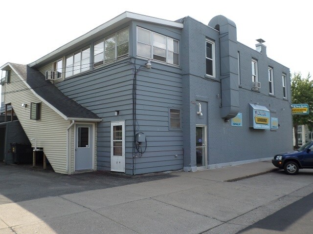 Building Photo - 500 Center St