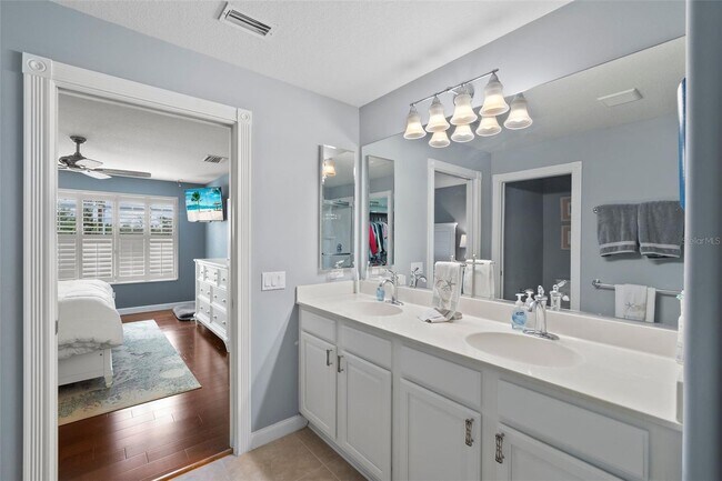 Foto del edificio - 2121 Burgos Dr