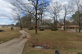 Building Photo - 255 Rowland Dr