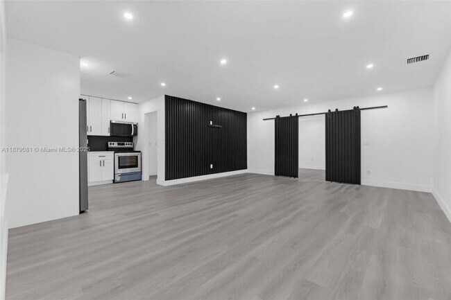 Foto del edificio - 3 bedroom in Miami Gardens FL 33056