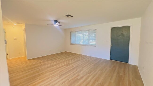 Building Photo - 8675 Lantana Dr