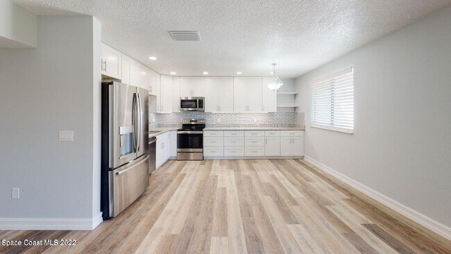 Foto del edificio - 5801 N Atlantic Ave