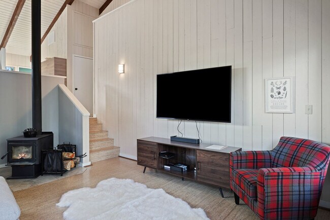 Foto del edificio - 63330 Pine Knoll Cir