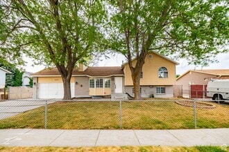 Building Photo - 6329 S Fairwind Dr