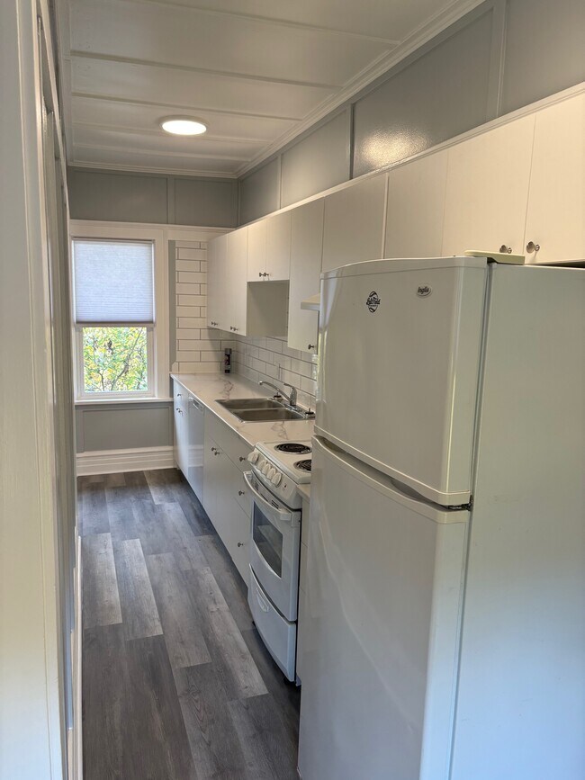 Photo du bâtiment - 1150 Summit Ave