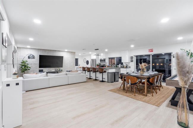 Foto del edificio - 4409 Monroe St