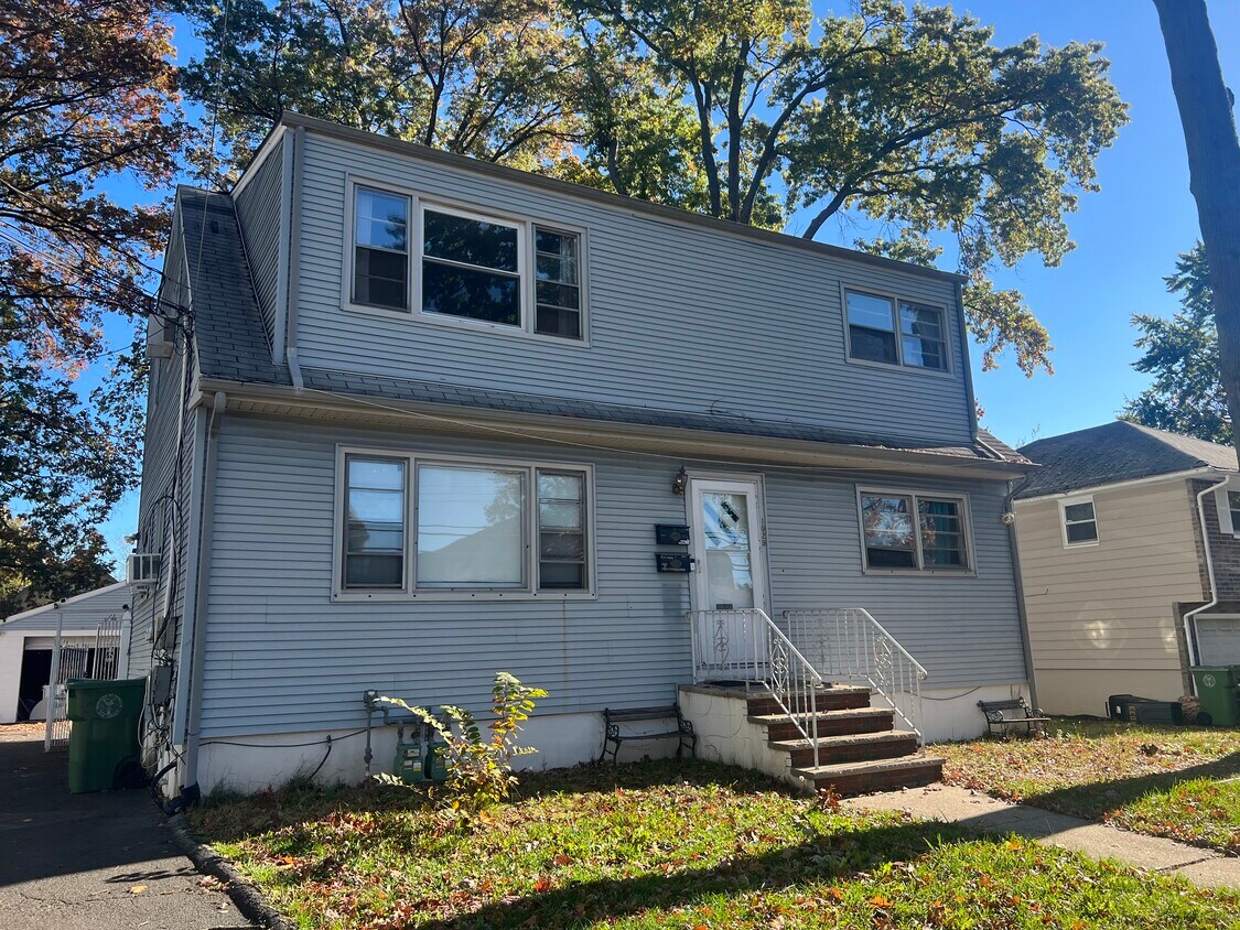 1029 Harrison Ave, Roselle, NJ 07203 House for Rent in Roselle, NJ