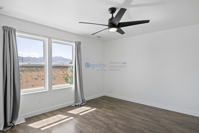 Building Photo - 10539 Liv Way