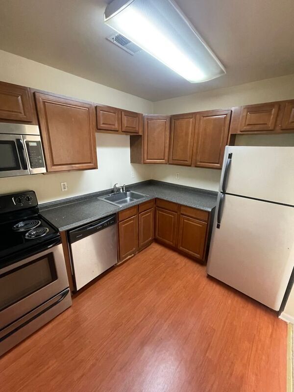 Building Photo - 309 Leatherhead Ct