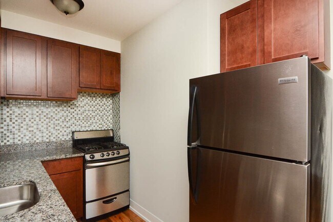 Foto del edificio - 562 W Arlington Pl