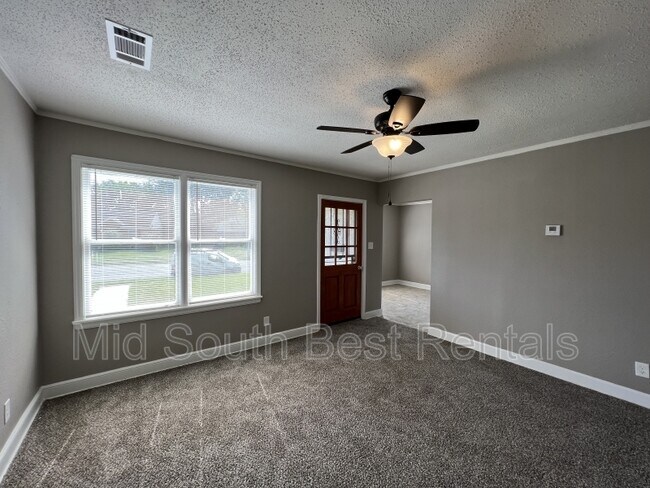 Building Photo - 995 Hudson St