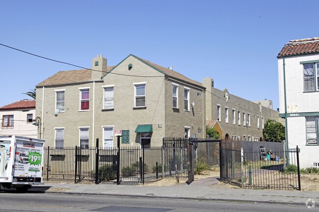 Foto del edificio - 1733 Seminary Ave