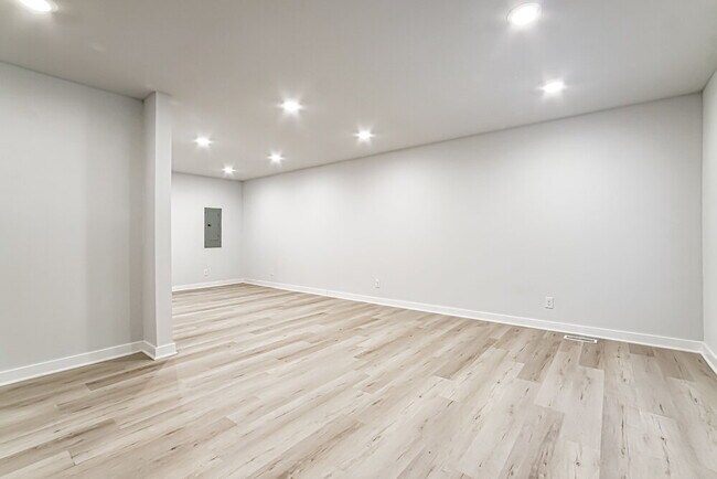 Foto del edificio - 3213 Burntwood Cir