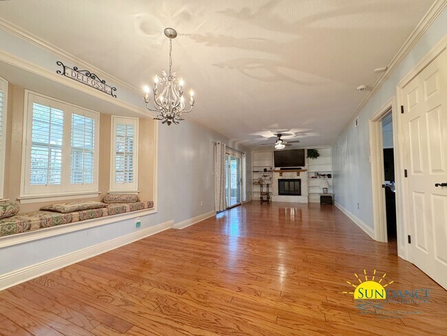 Foto del edificio - Stunning 4-Bedroom Home in Kenwood – Perfe...