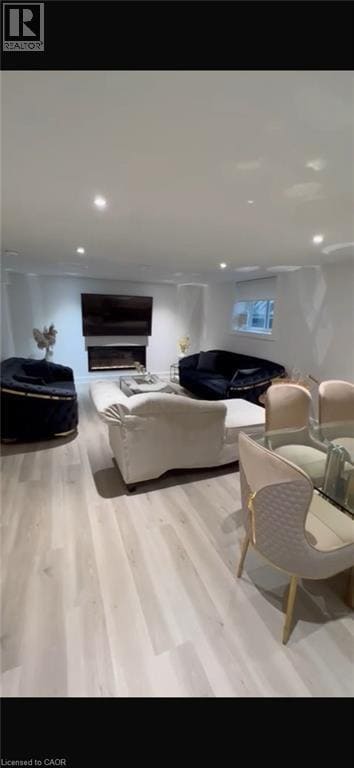 Photo du bâtiment - 664 Hiawatha Blvd