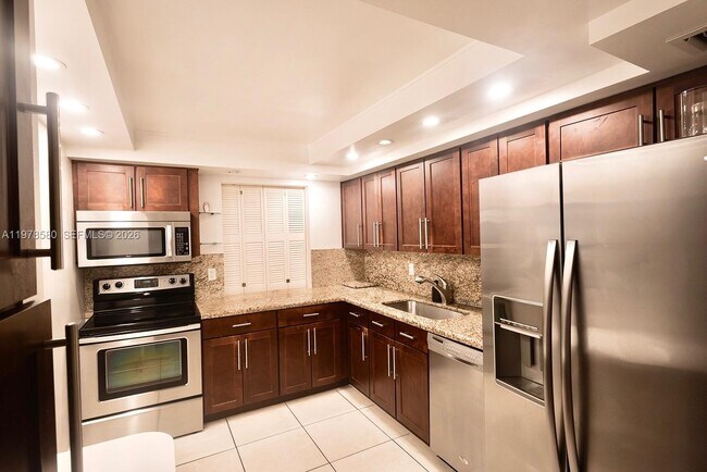 Foto del edificio - 801 Three Islands Boulevard