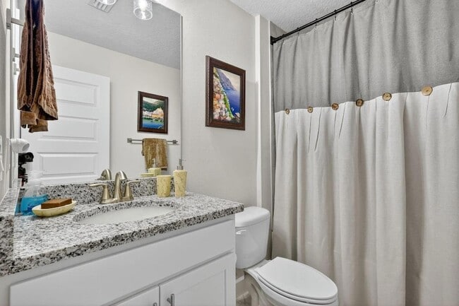 Foto del edificio - 8652 Waterstone Blvd